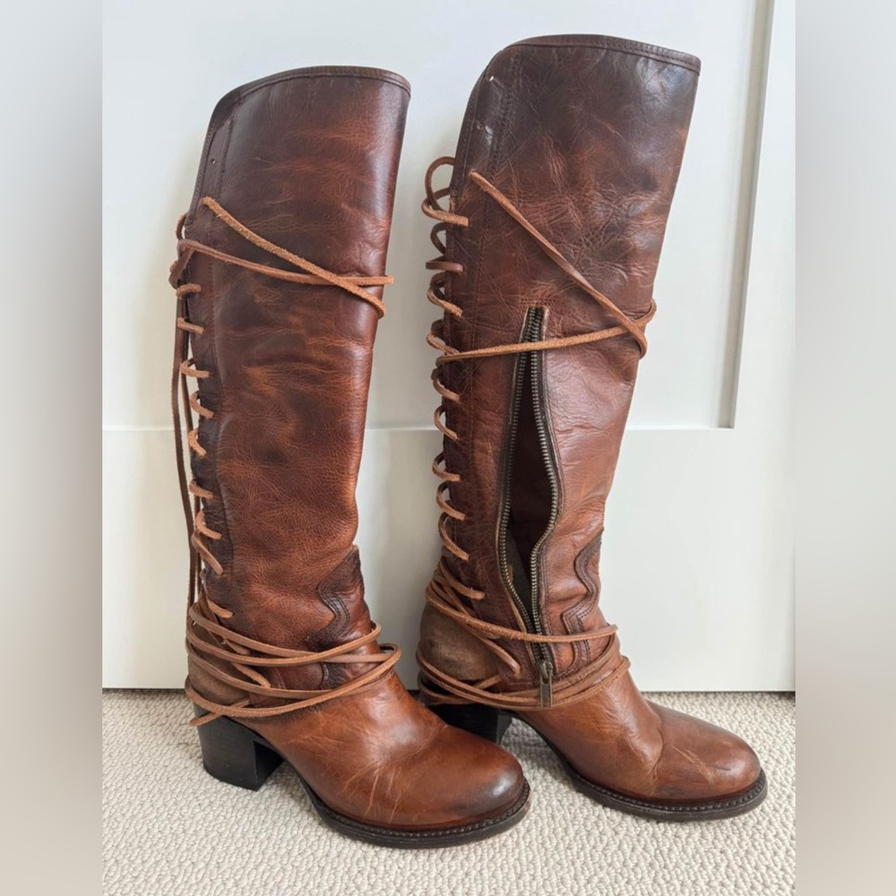 Beautiful Freebird boots size 9!